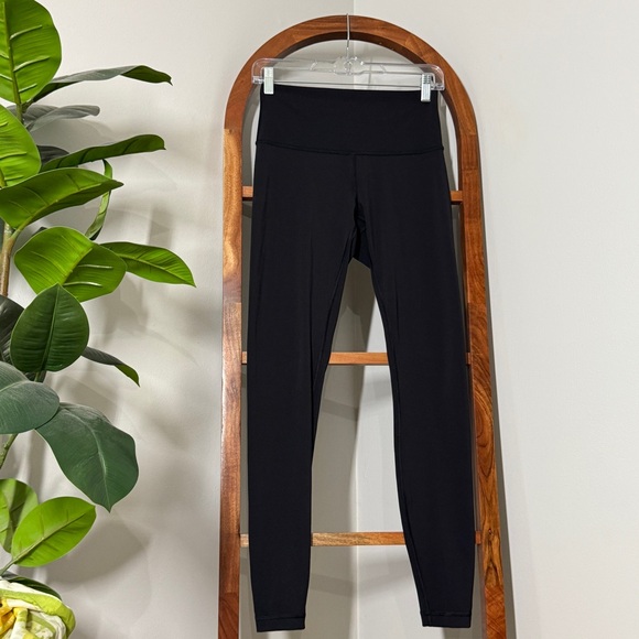 Lululemon 6 Black Wunder Under High Rise Tights in Full on Luxtreme - Picture 1 of 7